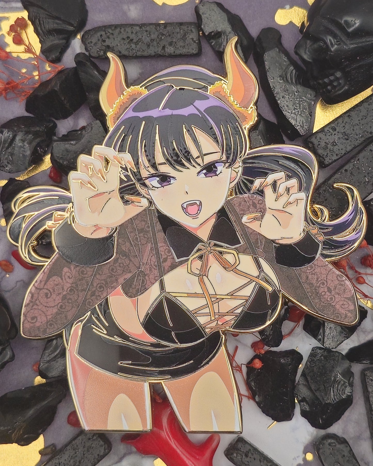 In Hands: Komilloween