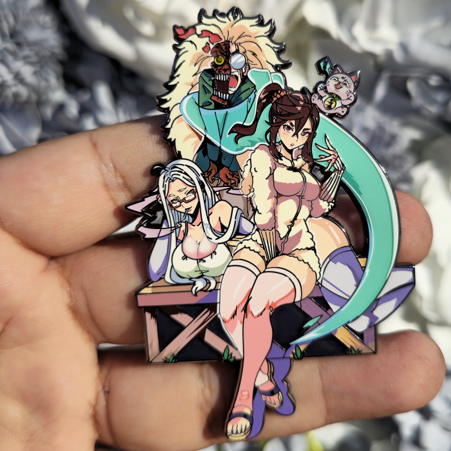 In hands: Trio Sitting