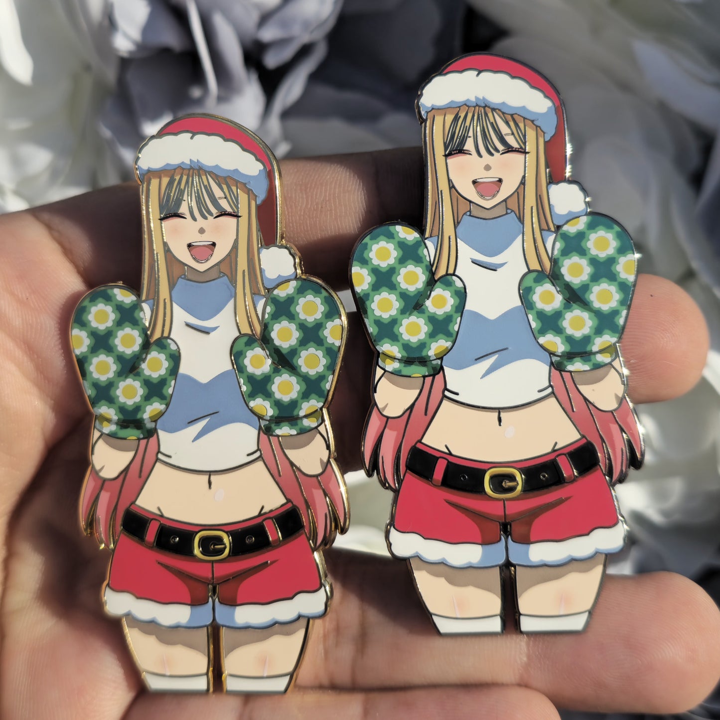 In Hands: Xmas P4P Mittens Dress Up