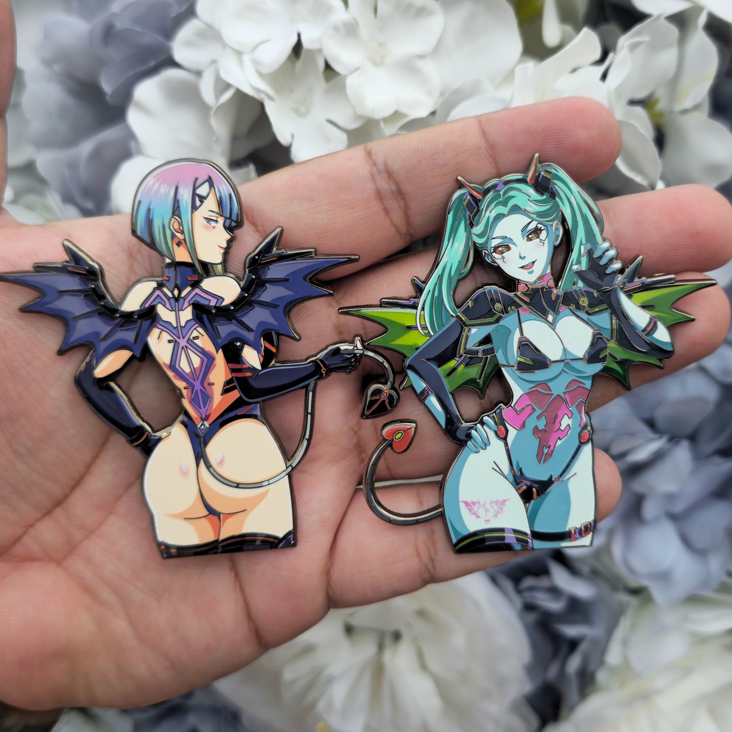 Cyber Club In Hands: Succ Duo