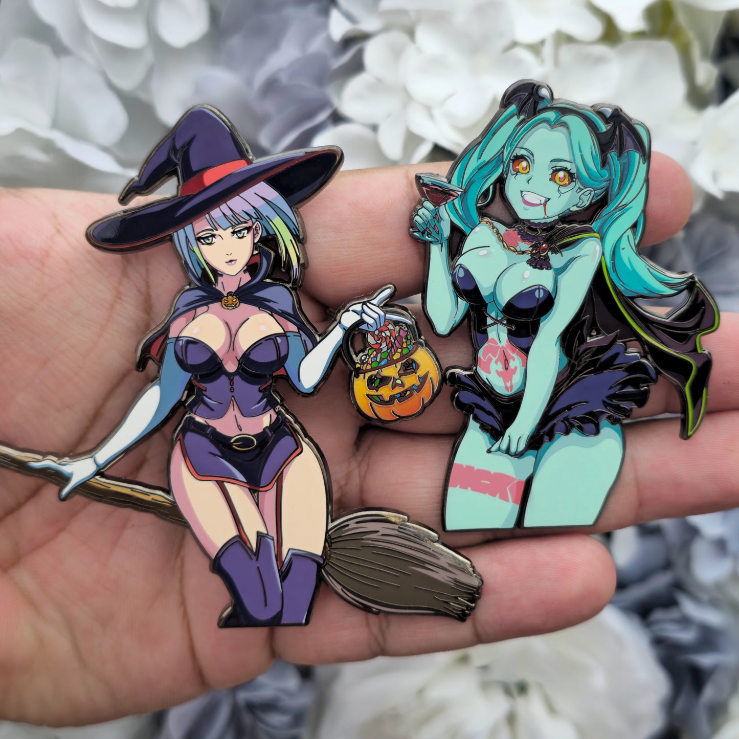 Cyber Club In Hands: Vamp x Witch