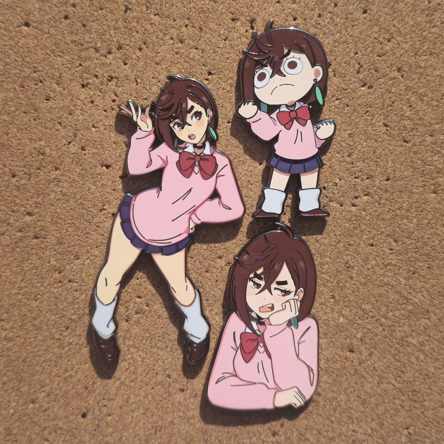 Club extras in hands: momo trio