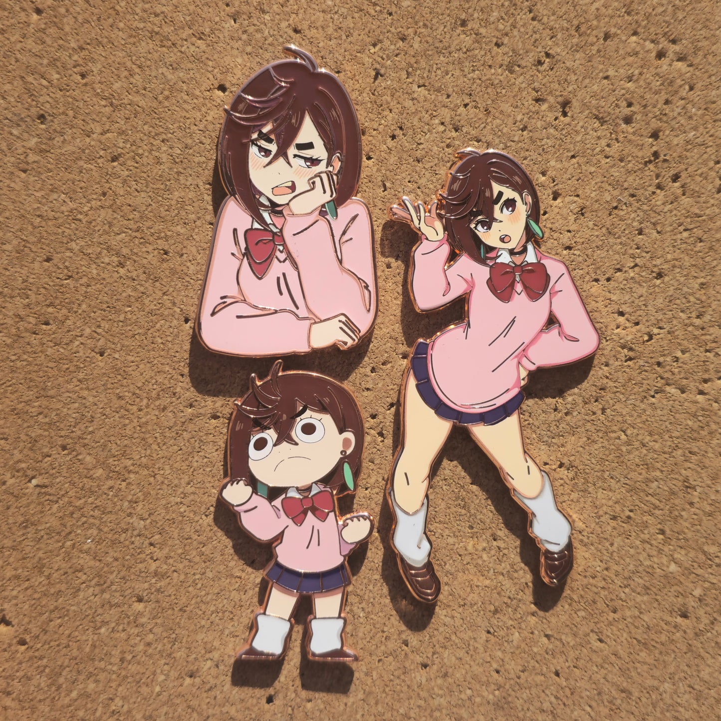 Club extras in hands: momo trio
