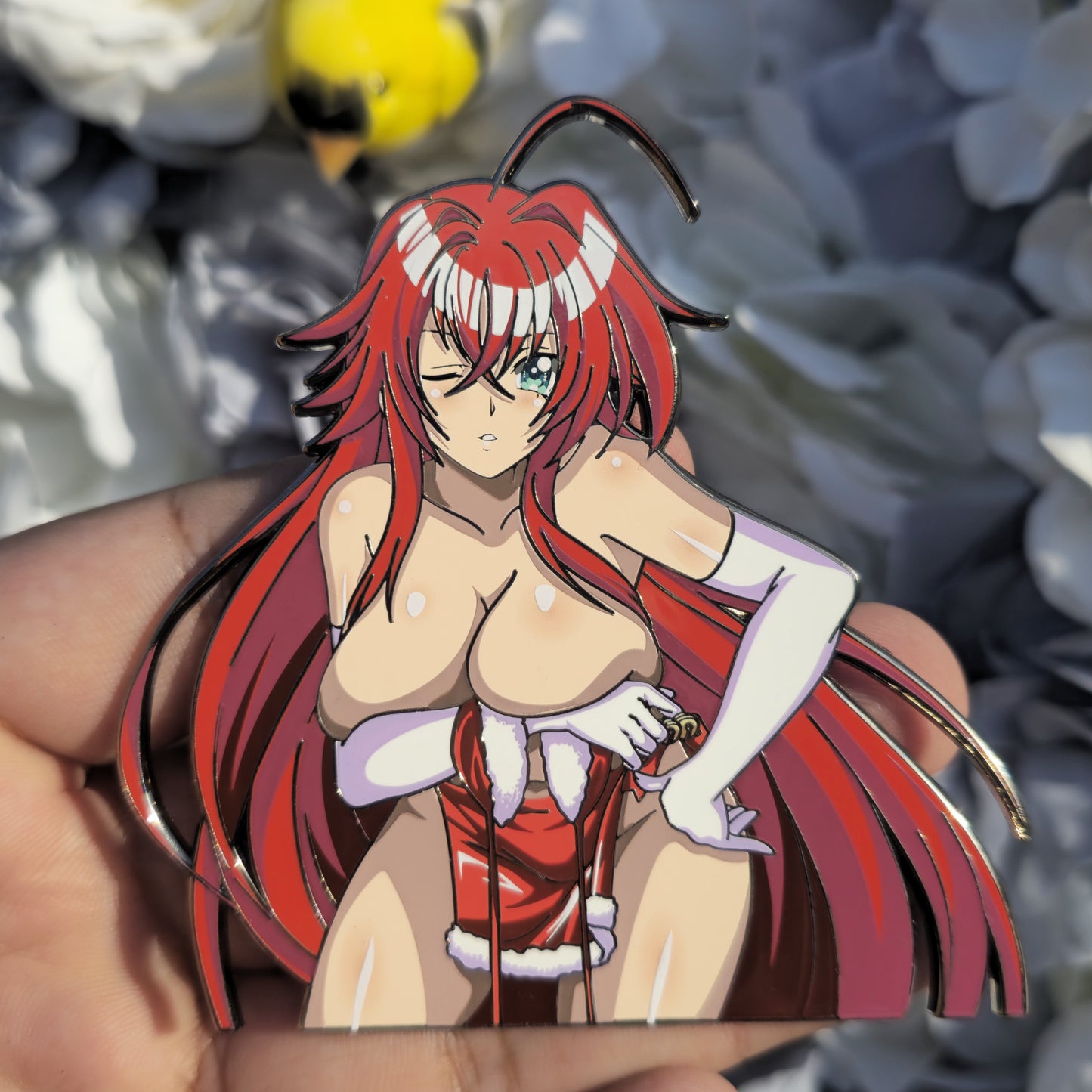 In Hands: Xmas Rias v1