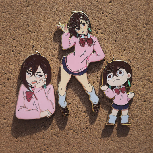 Club extras in hands: momo trio
