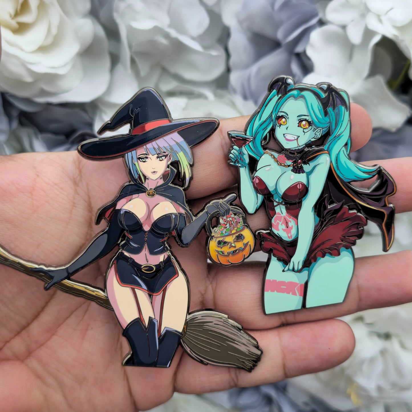 Cyber Club In Hands: Vamp x Witch