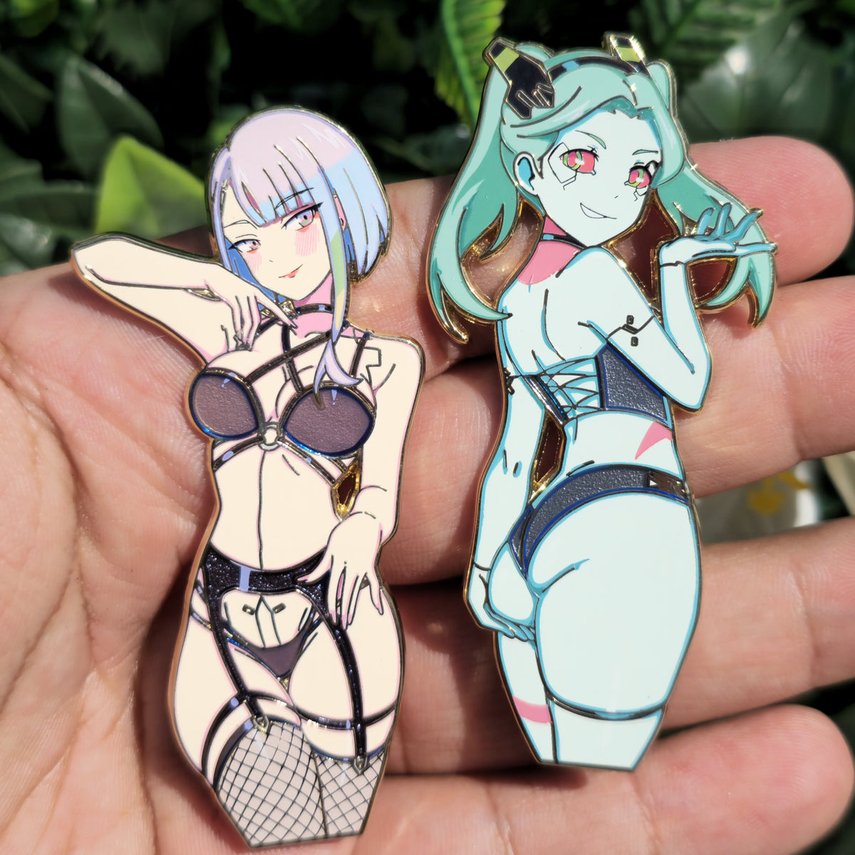 In hands: Crema Lingerie Cyber
