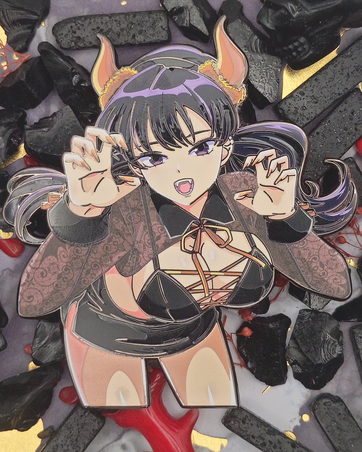 In Hands: Komilloween